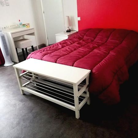 Chambre Avec Salle De Bain Privatisee Avec Petit Dejeuner Compris Auxonne Esterno foto