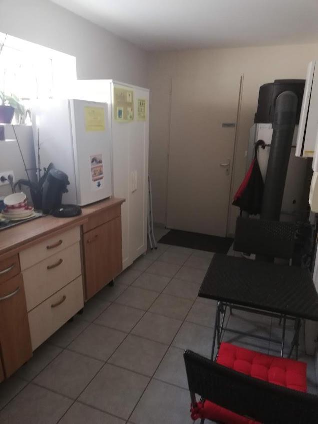 Chambre Avec Salle De Bain Privatisee Avec Petit Dejeuner Compris Auxonne Esterno foto