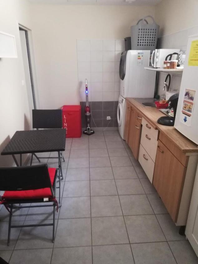 Chambre Avec Salle De Bain Privatisee Avec Petit Dejeuner Compris Auxonne Esterno foto